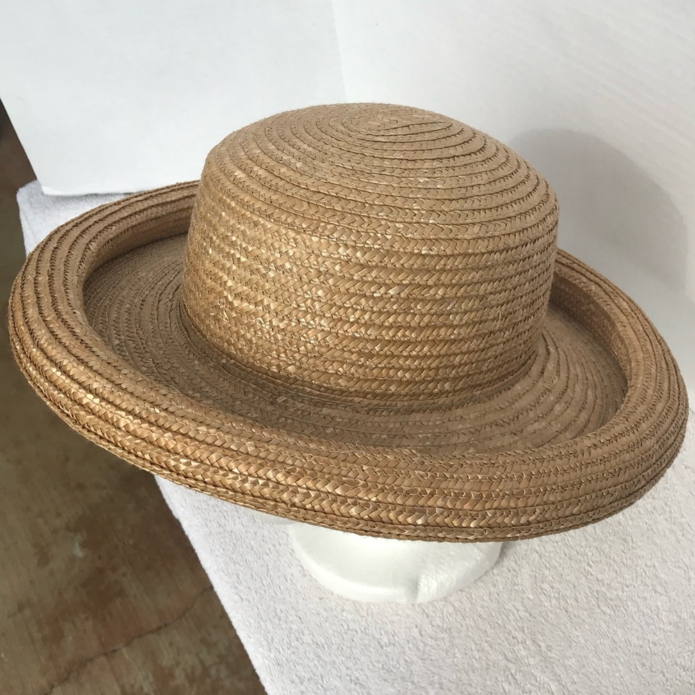Straw hat or sun hat or outdoor/gardening hat
